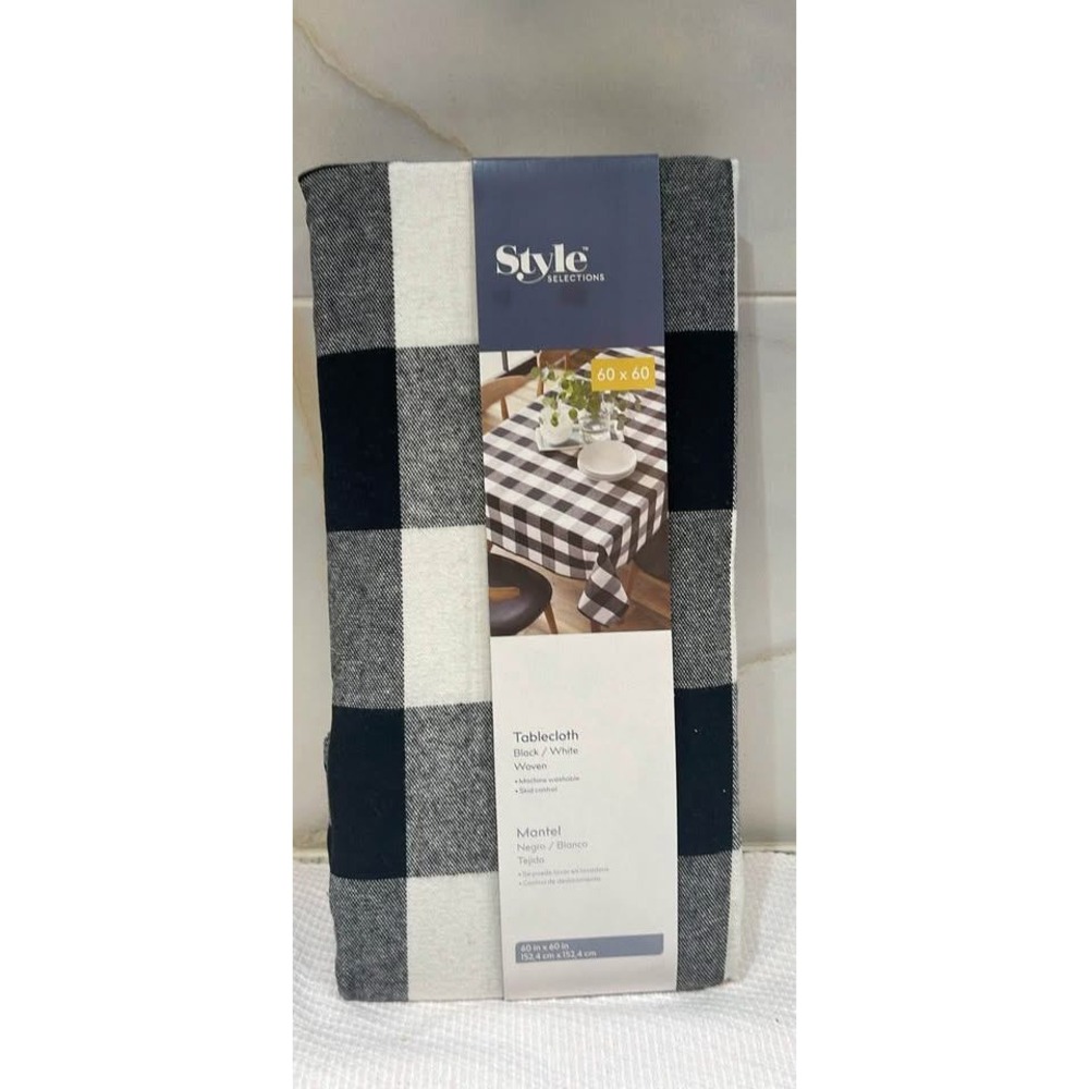 00101 - Style‎ Selections Black White Plaid Square Tablecloth 60x60 – New